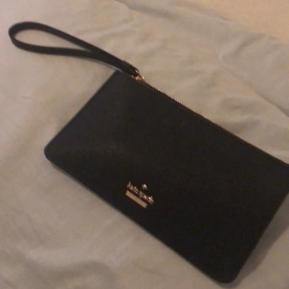 TRADING‼️DO NOT BUY Small Clutch/wallet